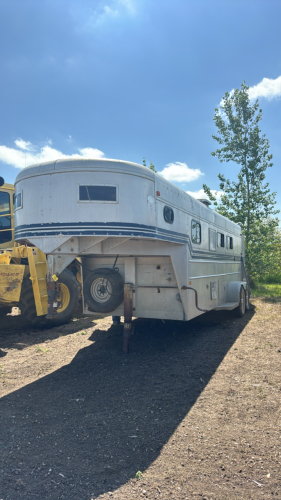 1984 royal horse trailer