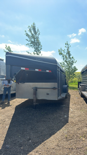1998 Bergen 19&rsquo; stock trailer
