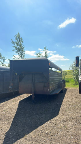 6&rsquo; x 20&rsquo; stock trailer