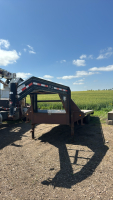 2008 27&rsquo; PJ gooseneck trailer