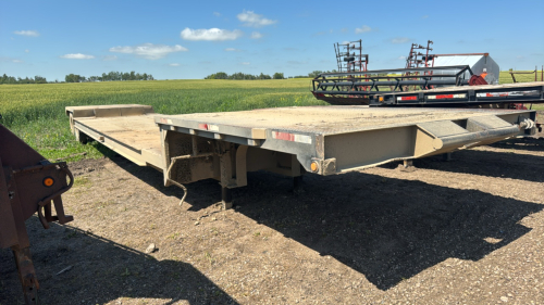 52&rsquo; step deck trailer 9 1/2 wide with steel deck