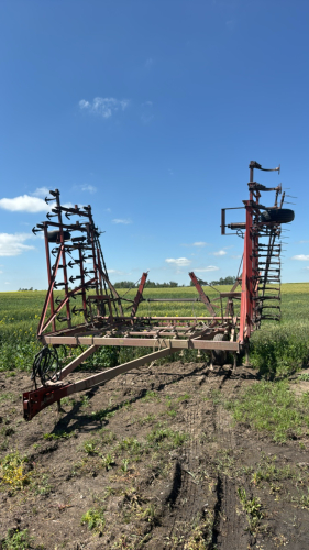 42&rsquo; field cultivator
