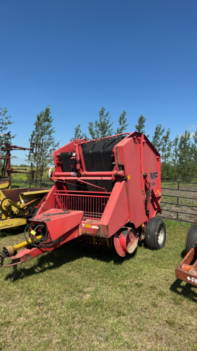 Massey Ferguson 1565 baler