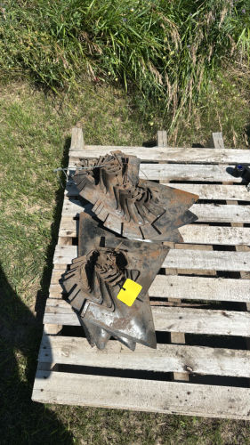 Assortment of cultivator shovels