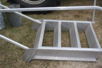 aluminum steps w/ handrails