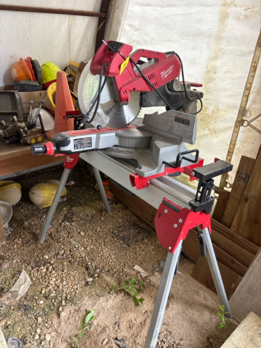 Milwaukee mitre saw & folding stand