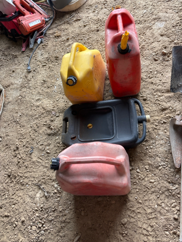 3 Jerry cans & oil pan
