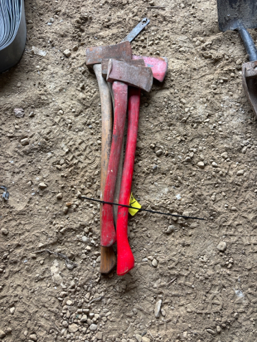 4 axes
