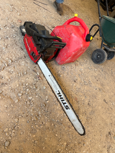 Chainsaw & Jerry can