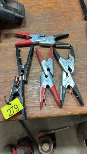 8 new cable clamps