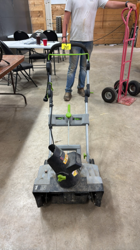 Electric snowblower
