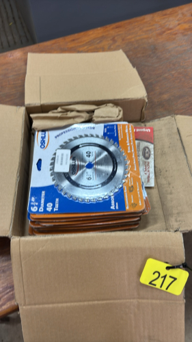 Assorted saw blades