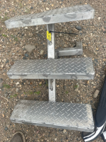 Aluminum steps for reciever hitch