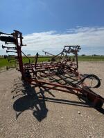 Field cultivator