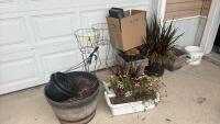 Yard pots and planters