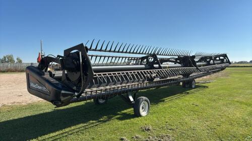 36&rsquo; Macdon FD70 header w/ mover