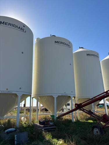 4000bu meridian smooth wall bin with air