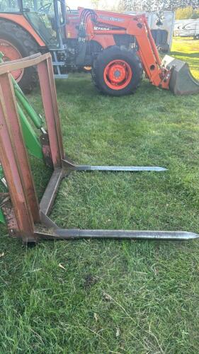 Bale forks fit jd 640 loader