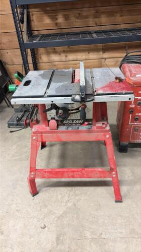 Skilsaw table saw