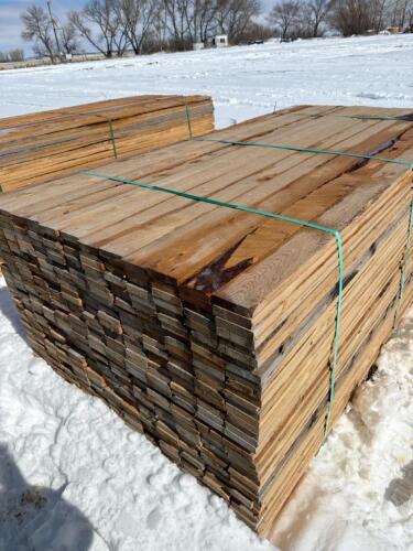 Lift of 1x4 rough lumber (468 pieces)
