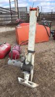 Hydraulic soil sampler