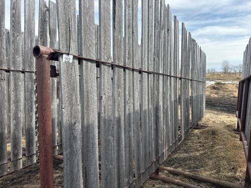 2-24&rsquo; self standing wind break panels
