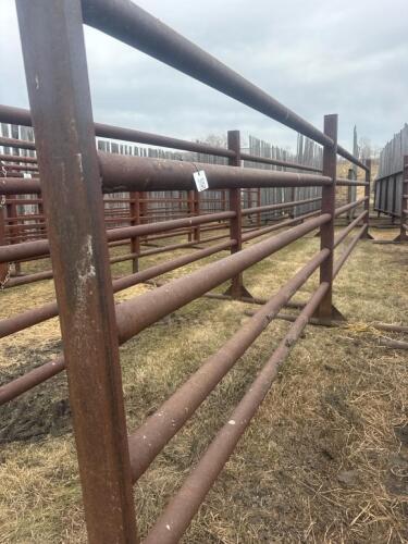 28&rsquo; self standing panels