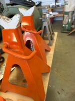 Jack stands