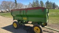 JD wooden grain wagon w/hyd hoist
