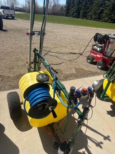 Tow behind 7&rsquo; yard sprayer
