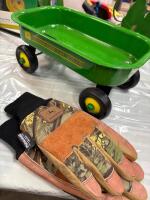 Kids JD mini wagon gloves and cup holder
