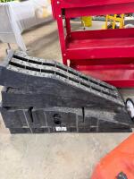 2 sets vehicle ramps