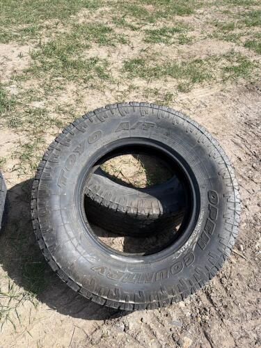 2- Toyo LT 245/75 R17