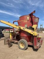 New Holland 358 mix mill w/bale feeder