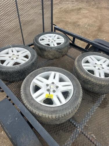 4-Nokian 225/55R17 tires on chev rims