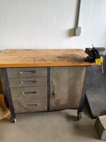 Wooden top tool box w/vise