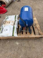 Sand blaster w/7 bags sand