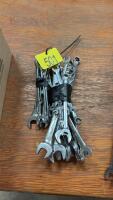Assorted wrenches