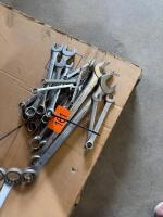Assorted wrenches