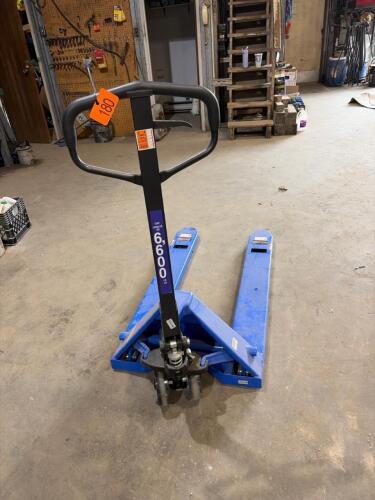 Pallet jack 6600lb cap