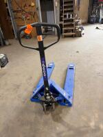 Pallet jack 6600lb cap