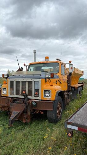 International sanding truck