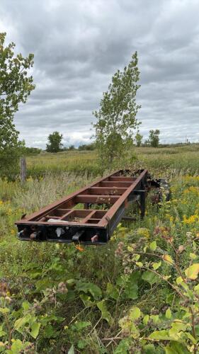 Tandem trailer frame