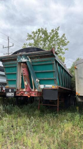 Arnes tandem end dump trailer