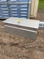 Truck tool box