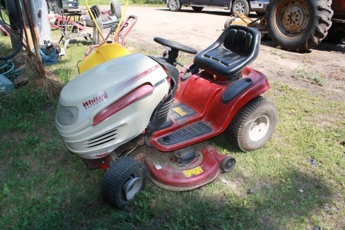 White 42" hydrostatic lawn tractor w/ 17hp Briggs & Stratton