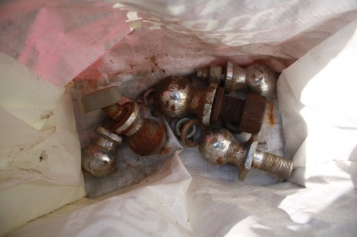 Quantity of ball hitches
