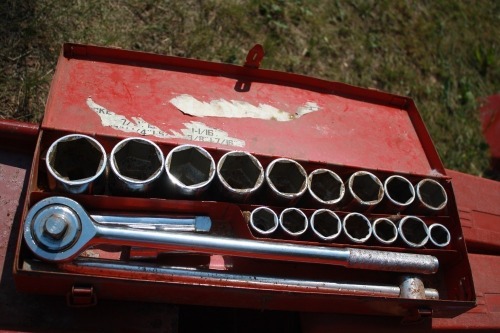 3/4 Drive socket set w/ ratchet, swaybar, & extensions
