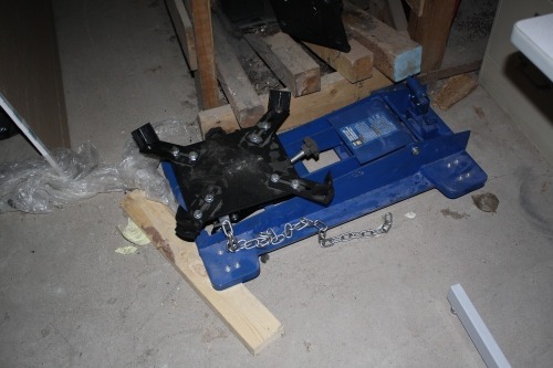 Powerfist transmission jack - 1000 lb capacity