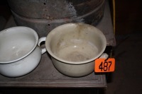 2 chamber pots